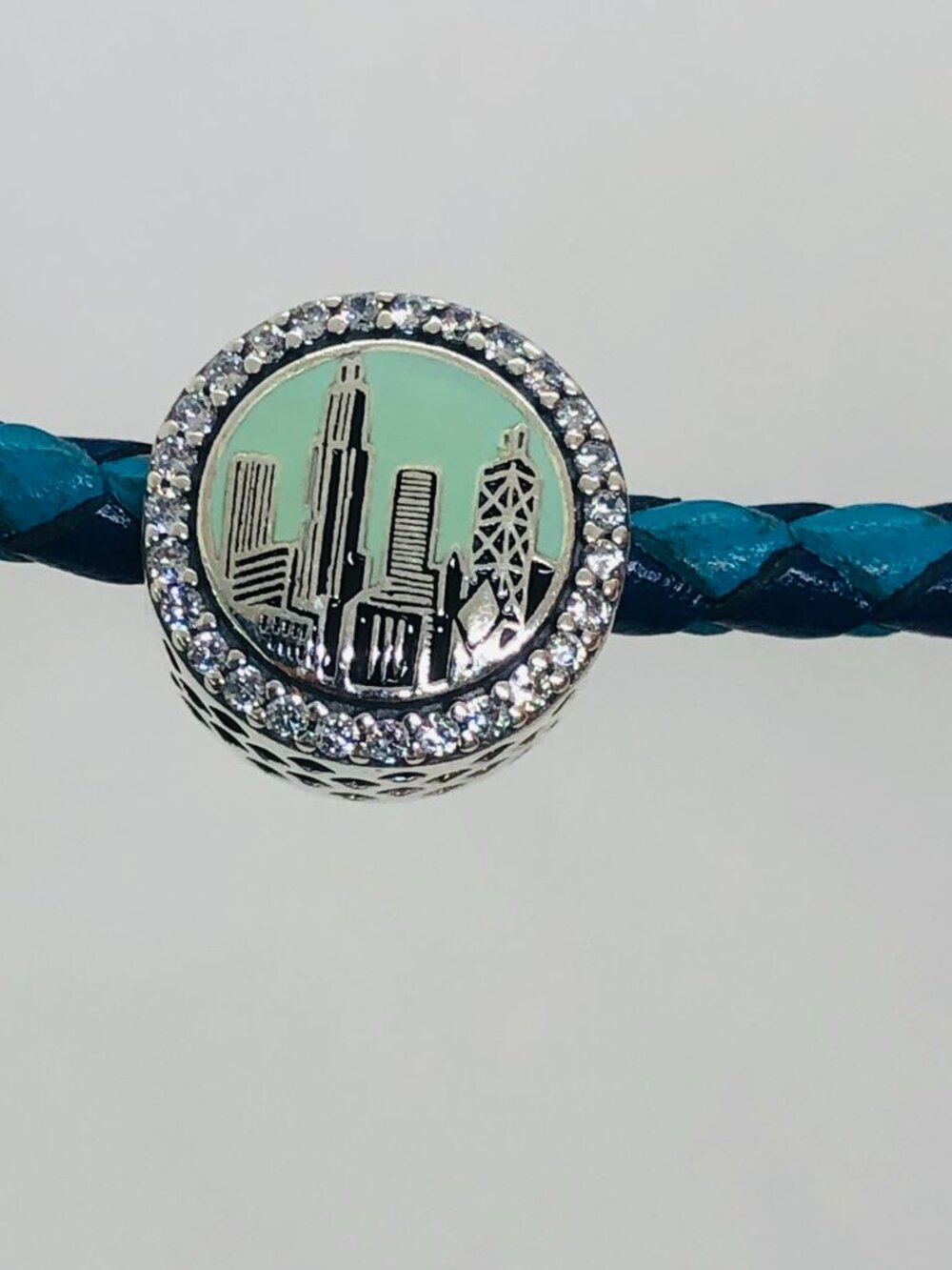 ✨✨Pandora Chicago Exclusive City Button Charm